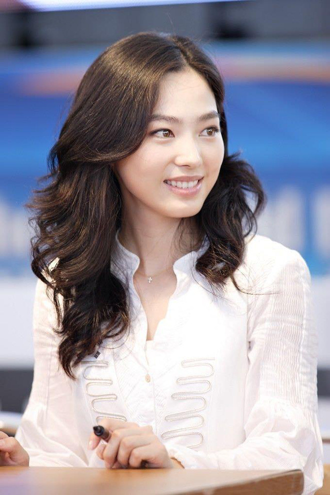 Nhan sắc nổi bần bật của nữ cơ thủ đẹp xuất thần của Hàn Quốc. Ảnh: IGNV