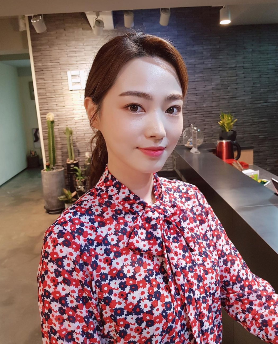 Yu Ram hiện có 2 người con kháu khỉnh. Cô thường chia sẻ các tấm ảnh chụp cùng gia đình lên trang cá nhân và nhận được nhiều lời khen ngợi.