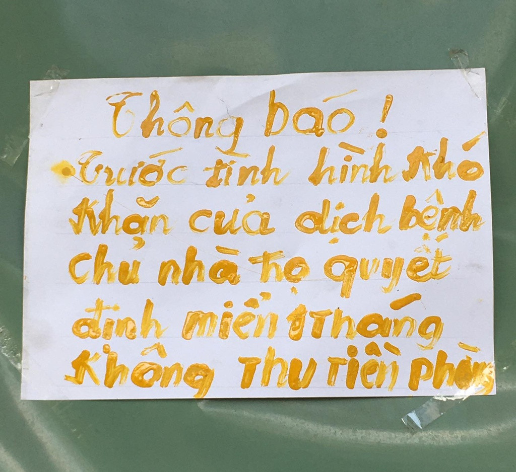 Thông báo giảm giá tiền nhà, hay miễn tiền thuê nhà của các chủ nhà trọ được các bạn trẻ chia sẻ nhiều trên mạng xã hội.