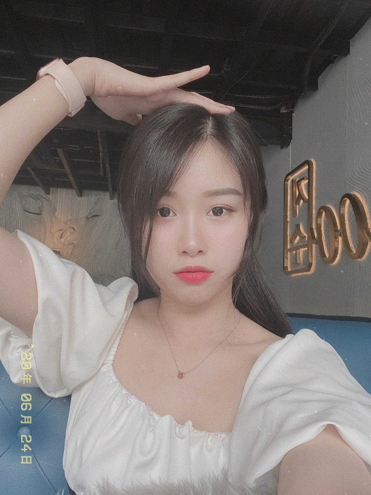 Trên trang cá nhân của Nhung Bum không thiếu hình ảnh khoe sắc vóc xinh đẹp.