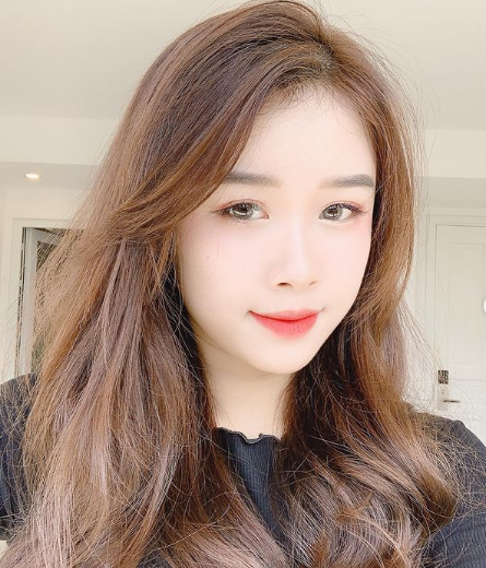 Gái xinh từng tiết lộ trên Instagram mình được mai mối. Tuy nhiên, cô nàng từ chối vì hiện "vẫn đang vui vẻ với cuộc sống độc thân".