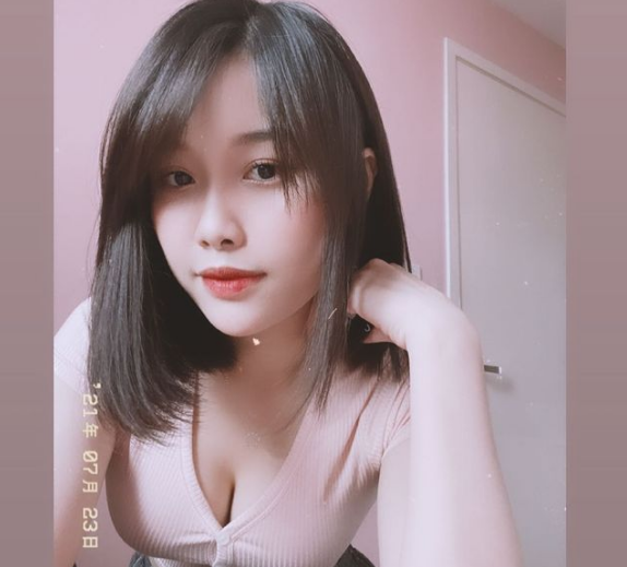 Sau khi chia tay, bạn gái cũ Văn Toàn càng gây chú ý hơn khi sở hữu nhan sắc ngày một thăng hạng.