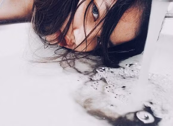 Điểm đặc biệt nhất là thần thái của các bạn nữ phải hút được ánh mắt của người xem.