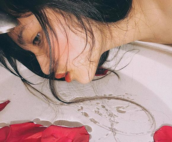 Thậm chí, khi chứng kiến hậu trường đằng sau những bức ảnh "sống ảo" lung linh đó người ta mới "ngã ngửa" bởi độ hài hước của nó.