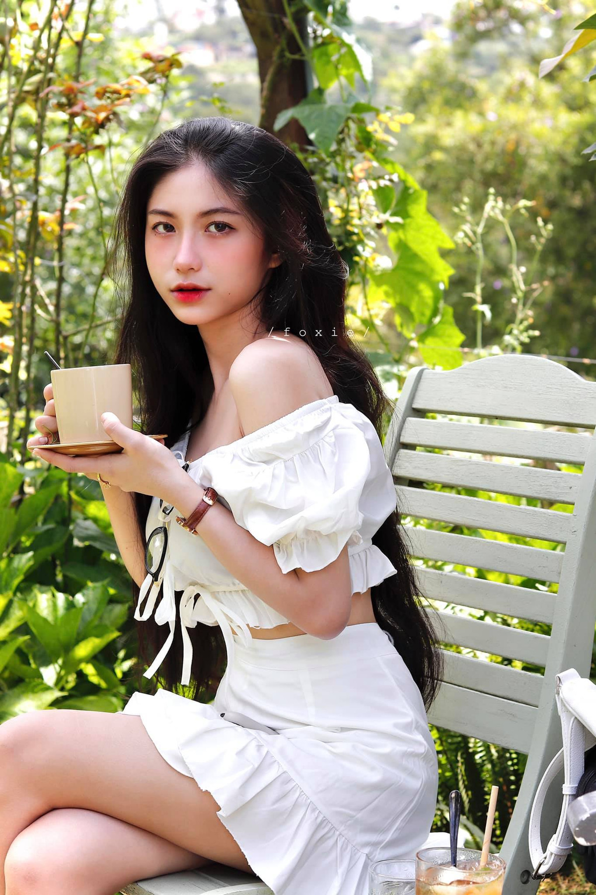 Nữ sinh được nhiều người biết đến, nhận được nhiều cơ hội trong nghề người mẫu ảnh và quảng cáo.