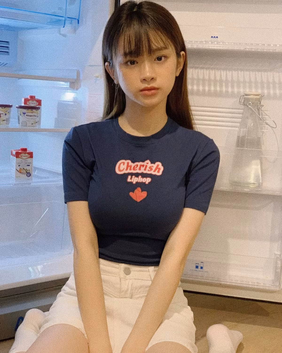 Từ một nàng hot girl gây ra rất nhiều tranh cãi, cũng từng gặp phải nhiều chỉ trích vì hình ảnh có phần hơi gợi cảm quá đà so với lứa tuổi, thời gian gần đây hình ảnh Linh Ka trong mắt cộng đồng mạng đã tích cực hơn rất nhiều.