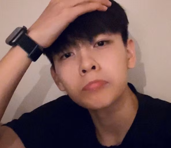 Cô gái trẻ từng gặp không ít khó khăn trong quá trình theo đuổi đam mê. Nhiều lần chấn thương khiến cô bị gián đoạn việc tập luyện.