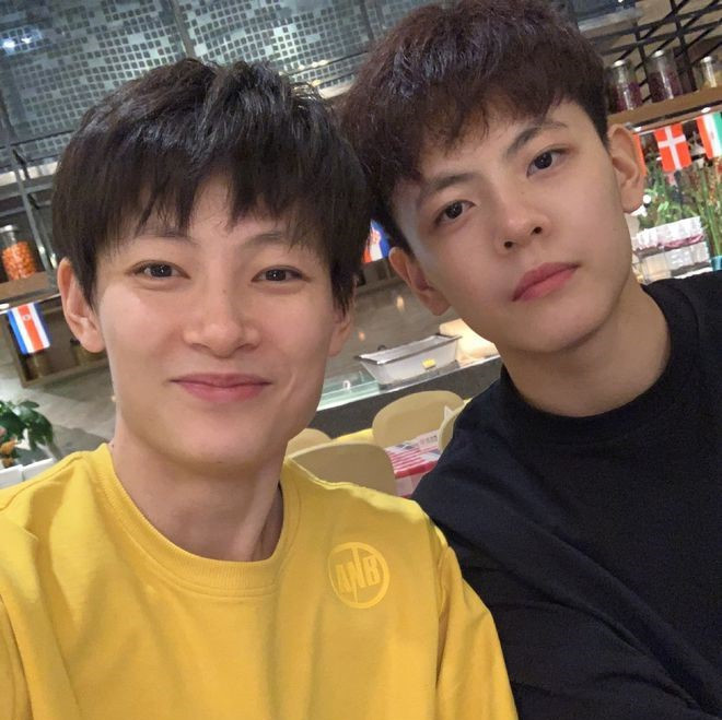 Được biết, Yang Shuyu bắt đầu tập bóng rổ từ năm 10 tuổi. Đến năm 2017, cô được chọn vào đội tuyển bóng rổ nữ quốc gia.