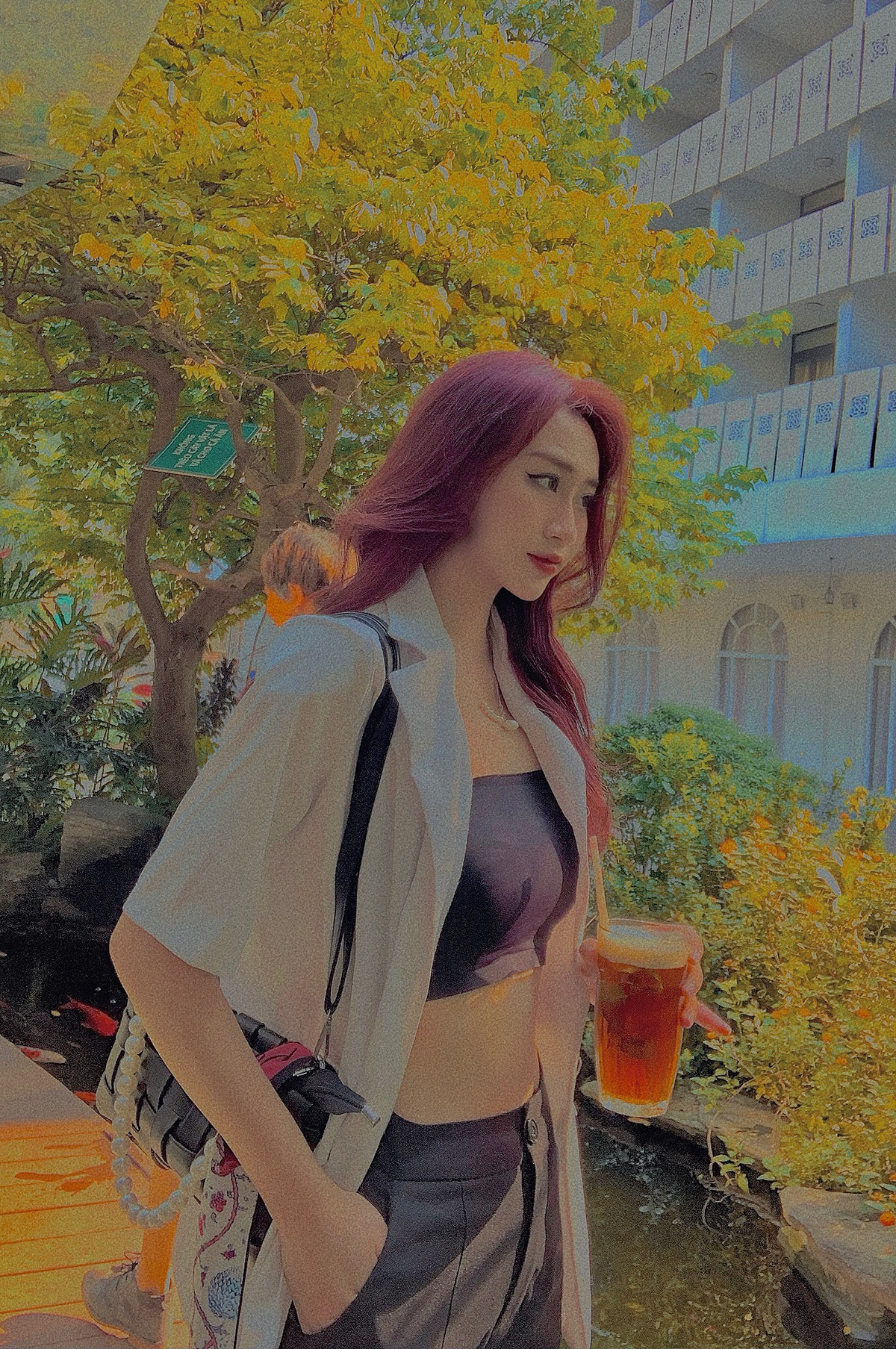 Được biết, ngoài thời gian học, Phương Anh làm thêm công việc của một content truyền thông, streamer.