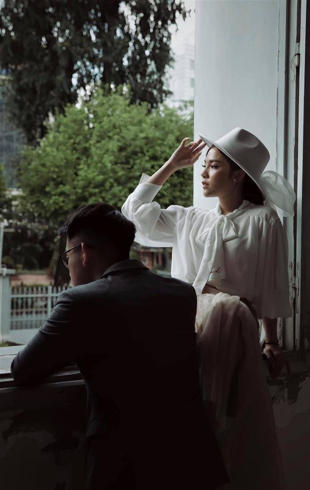 Hiện CEO sinh năm 1999 đang điều hành một công ty truyền thông và là chủ của chuỗi nhà hàng kiêm quán bar sang trọng.