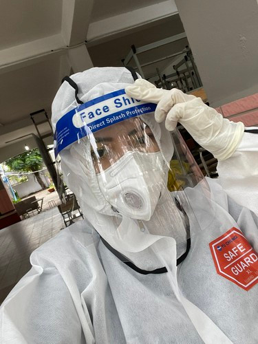 Là tiếp viên hàng không khá nổi với ngoại hình xinh đẹp, Phan Quế Chi càng khiến nhiều người ngưỡng mộ hơn khi có tấm lòng nhân ái, dám xông pha nơi vùng dịch để giúp đỡ các bệnh nhân xấu số vì COVID-19.