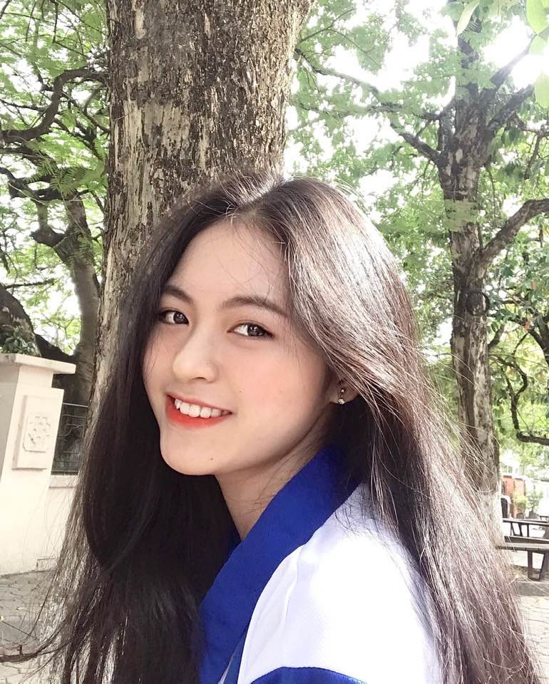 Bên cạnh việc học, ngay từ đầu năm nhất, cô bạn cũng đã thử sức với vai trò làm gia sư.