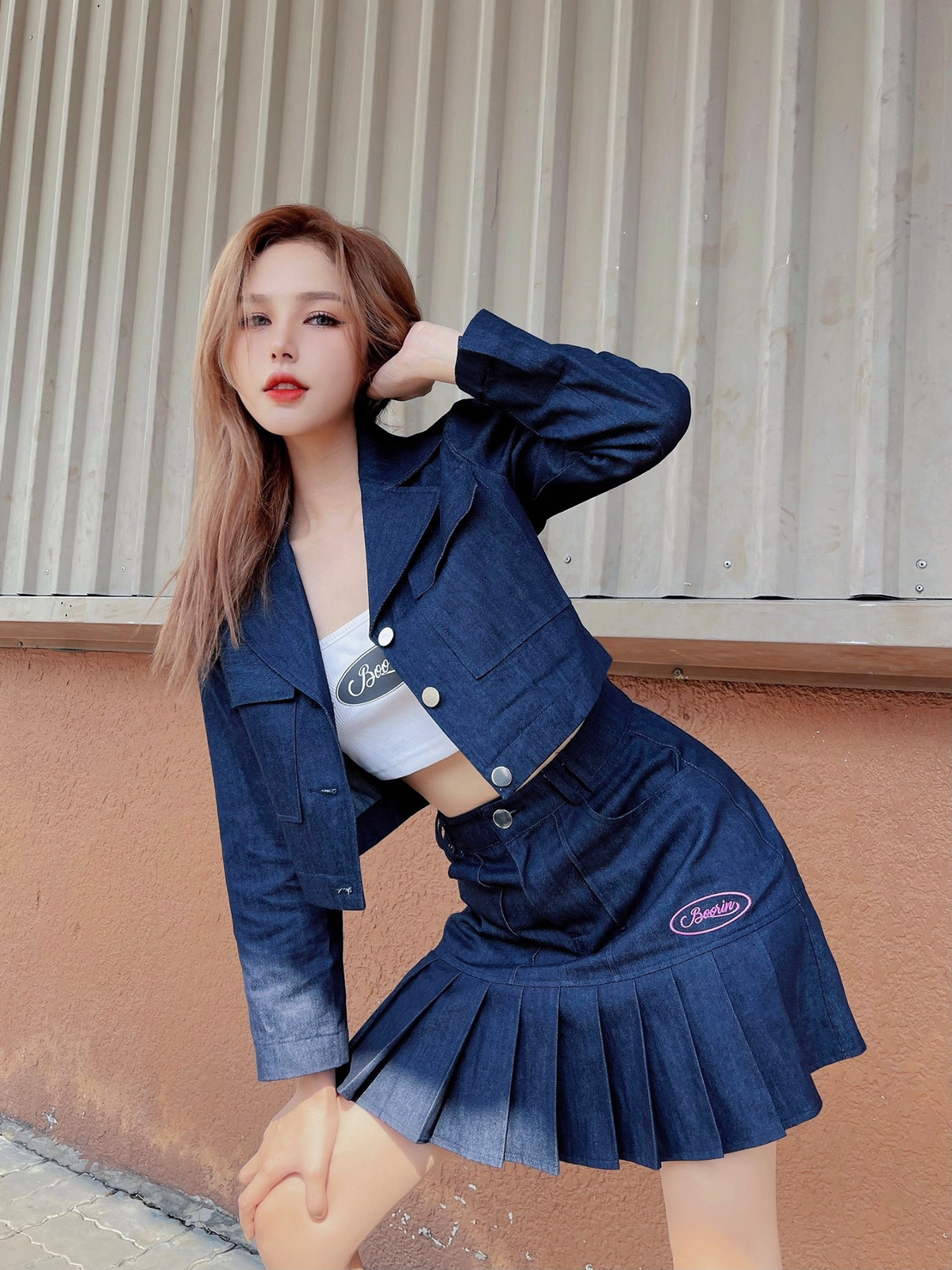 Xoài Non từng nổi tiếng với biệt danh “hot girl Instagram” khi sở hữu hàng trăm nghìn lượt theo dõi trên mạng xã hội.