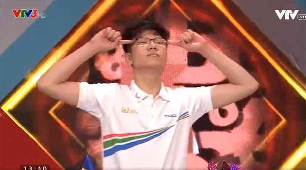 Được biết, sau khi giành chiến thắng cuộc thi Quý 2 với 295 điểm, Thái đã mang về cầu truyền hình cho trường THPT chuyên Ngoại ngữ sau 17 năm chờ đợi.