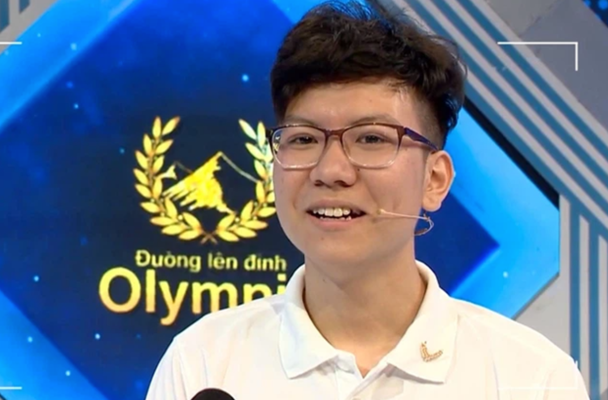 Nguyễn Việt Thái sau đó có giải thích bản thân rất hâm mộ Austin Rogers (người Mỹ từng chiến thắng giải thưởng nửa triệu đô trong 1 chương trình đố vui) và học theo cách giơ hai tay lên trán để ăn mừng chiến thắng của mình.