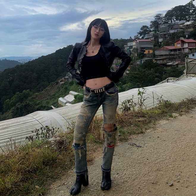 Vóc dáng của Bảo Hân cũng thuộc top "không phải dạng vừa". Nhờ 3 vòng cân đối mà trông cô nàng vẫn rất quyến rũ.