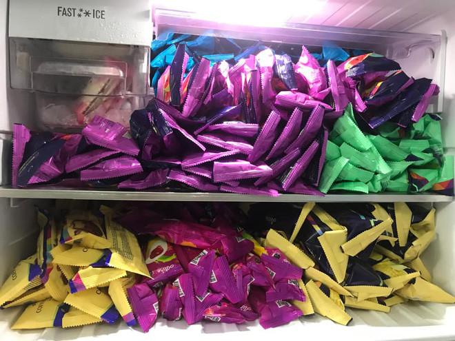 Thay vì dự trữ thực phẩm như thịt, rau, cá,...nhiều người lại có niềm đam mê ăn ngọt hơn.