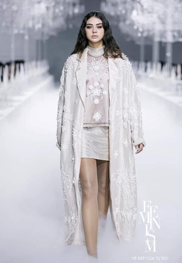 Là người mẫu nên Dianka Zakhidova không ngại thay đổi mình, sẵn sàng trải nghiệm nhiều phong cách.