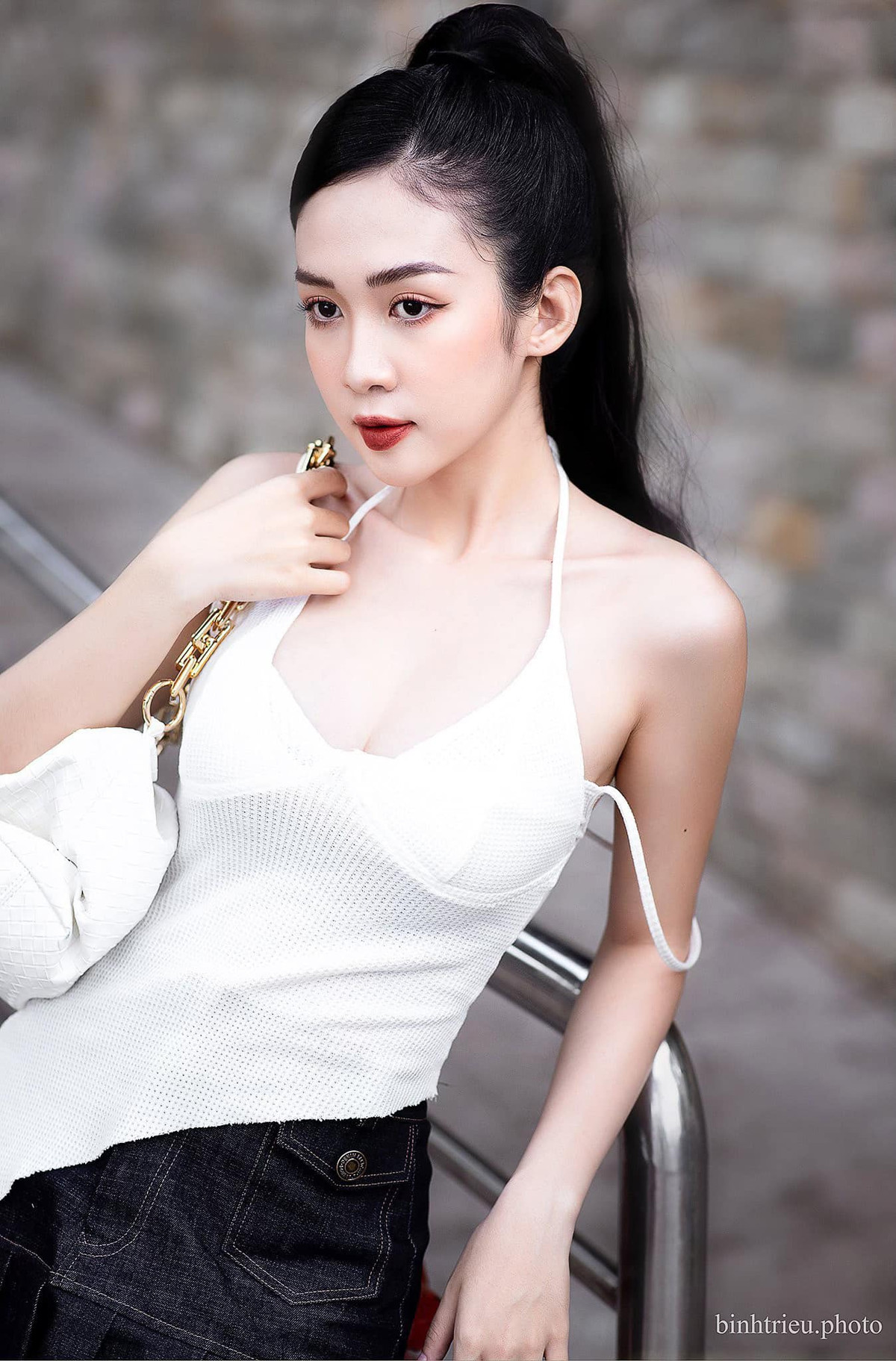 Được biết, Mỹ Chi sở hữu chiều cao 1m63, nặng 47kg và số đo ba vòng là 85-55-93cm.