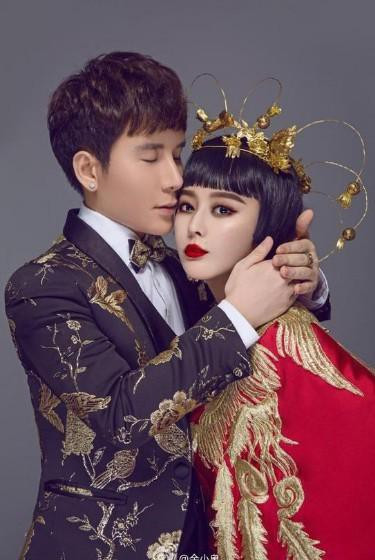 Có với nhau một bé trai chưa được bao lâu, Hà Thừa Hi tố cáo chồng ngoại tình và anh thực ra là người đồng tính nhưng vẫn lừa cô để sinh con.