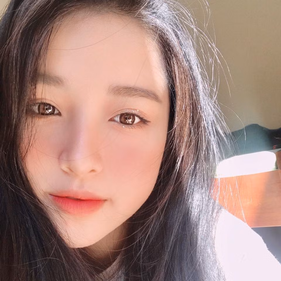 Nhiều người đặt nghi vấn cho rằng cô giáo Thanh Nga cũng chỉ học theo cô giáo Minh Thu, theo đuổi trào lưu dạy Vật lý trên livestream.