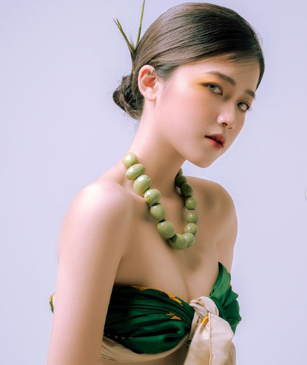 Khánh Ly từng cho hay, cô vẫn đang thử mình trong nhiều phong cách chứ chưa định hướng bản thân theo một phong cách cụ thể nào.