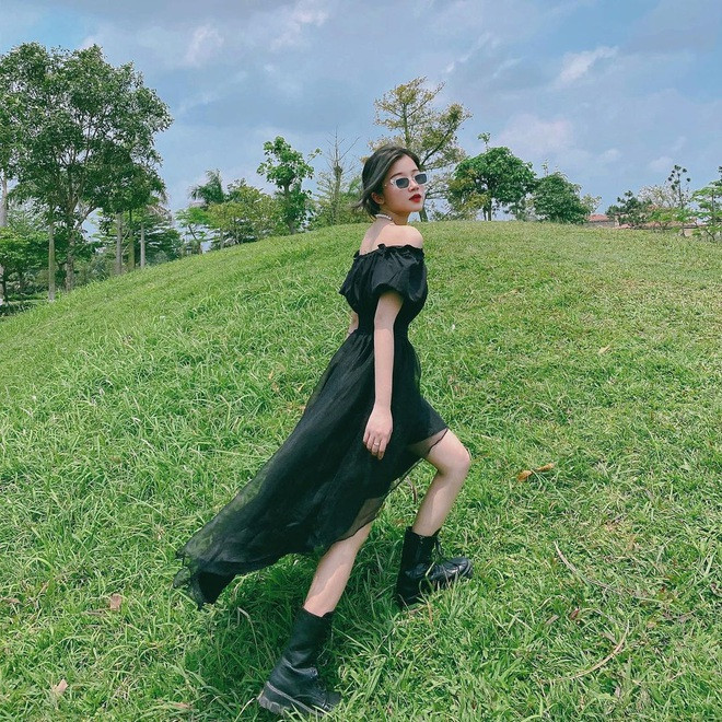 Được biết, Khánh Ly từng lọt top 10 cuộc thi "Glorious HANU - Hoa khôi sinh viên ĐH Hà Nội năm 2019".