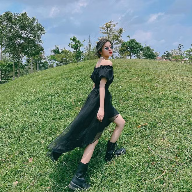 Được biết, Khánh Ly từng lọt top 10 cuộc thi "Glorious HANU - Hoa khôi sinh viên ĐH Hà Nội năm 2019".