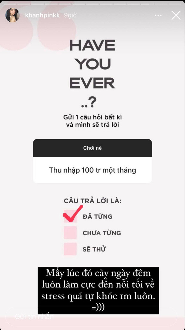 Cụ thể, khi đang chơi thử thách trên Instagram, Hồng Khanh đã vô tình hé lộ thu nhập của mình từng lên tới 100 triệu/ tháng. Ngay lập tức, cư dân mạng đã vào hỏi han làm công việc gì mà nhiều tiền thế.