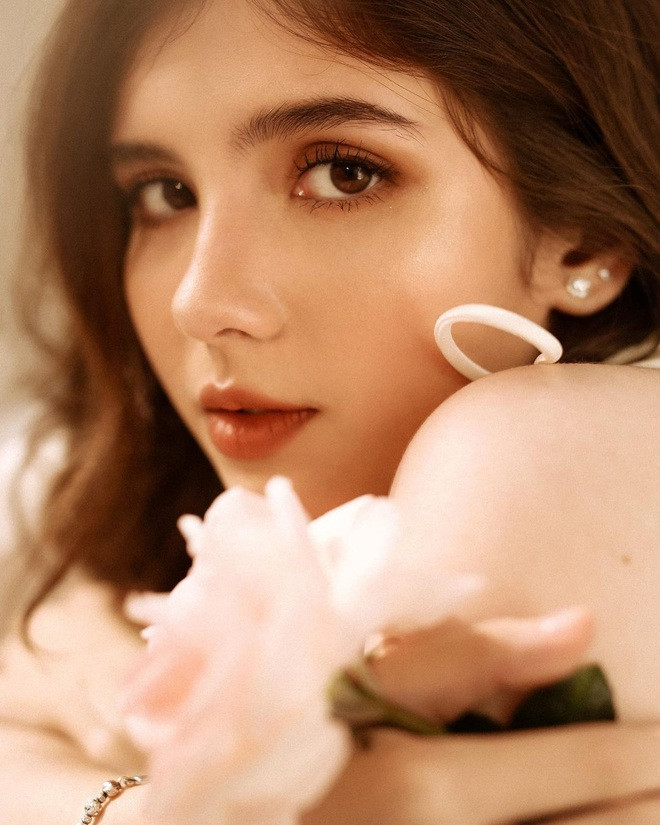 Với điểm thi Đại học khá cao, Xuân Mai đã xuất sắc trở thành sinh viên của trường Đại học Quốc tế – Đại học Quốc Gia TP HCM khoa Quản trị kinh doanh.