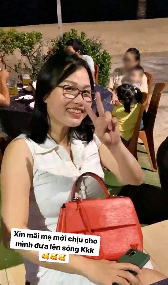 Ngoài ra Huỳnh Anh còn bày tỏ rất nhớ bố, mong ngày gia đình được đoàn tụ bởi đã 2 năm rồi họ chưa được gặp nhau.