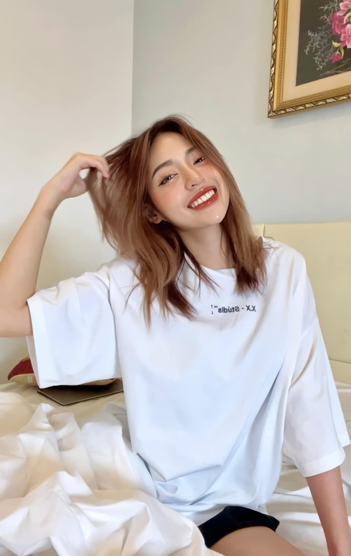 Trả lời lại những "thị phi" bủa vây mình, Trần Thanh Tâm cho biết: "Dạ mình xin lỗi, ước mơ của mình là trở về tuổi thơ".