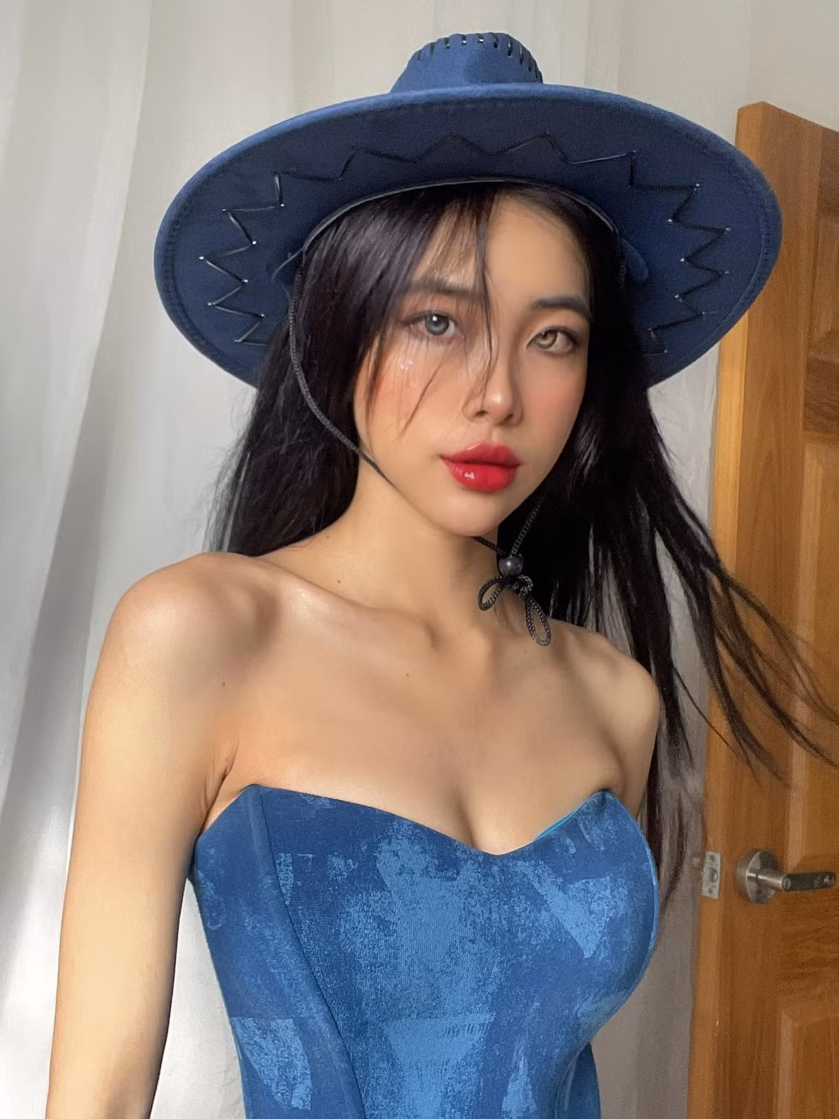 Hiện tại, hot girl Sme là người mẫu ảnh tự do có tiếng tại TP HCM.