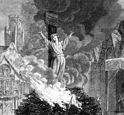 Một kiểu hành hình ghê rợn khác ở Anh thời Trung cổ là thiêu sống. Hình thức xử tử này thường được áp dụng cho những người bị kết tội phù thủy hay ngoại tình.