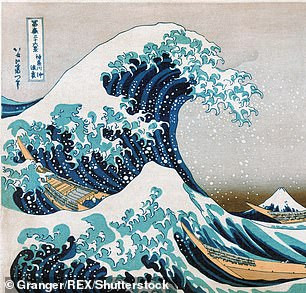 Sóng ma đã được các họa sĩ Nhật Bản mô tả trong nhiều tranh vẽ. Trong số này nổi tiếng nhất là tác phẩm "The Great Wave" (tạm dịch Con sóng khổng lồ" - một bản in khắc gỗ có từ đầu những năm 1800.