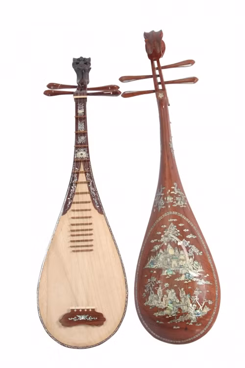 Theo truyền thuyết, dưới thời vua Lý Huệ Tông, một cây đàn tỳ bà làm từ ngọc thuộc về vua Lý Thánh Tông. Đến cuối triều nhà Lý, một tôn thất nhà Trần đã trộm cây đàn này nhưng bị phát hiện.