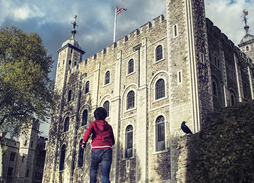 Đây không phải là hồn ma duy nhất ở Tháp London. Một số người tuyên bố nhìn thấy linh hồn của hoàng hậu Anne Boleyn, Catherine Howard và Lady Jane Grey. Những người này đều bị xử tử tại địa điểm này.