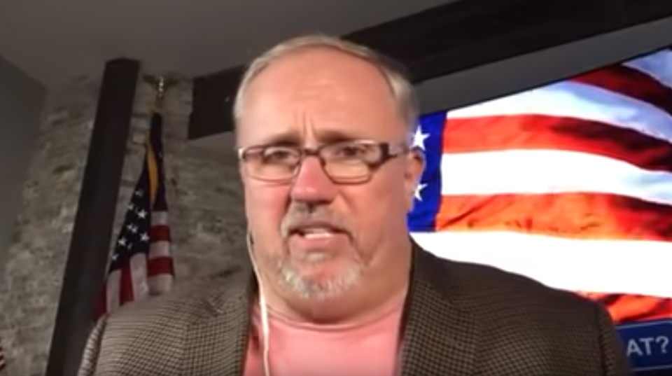 Cụ thể, mục sư Begley cho rằng hiện tượng siêu trăng máu xảy ra là điềm báo cho ngày tận thế.