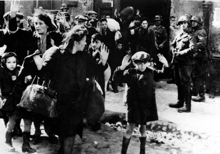 Đa số nạn nhân người Do Thái bị Đức quốc xã sát hại trong phòng hơi ngạt.