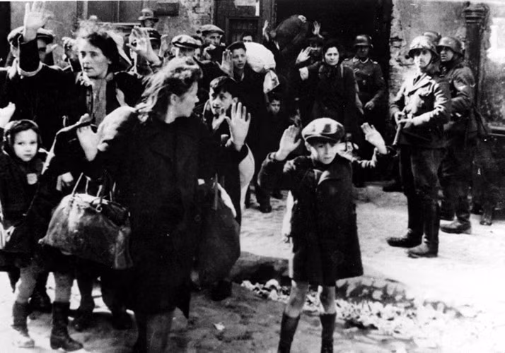 Đa số nạn nhân người Do Thái bị Đức quốc xã sát hại trong phòng hơi ngạt.