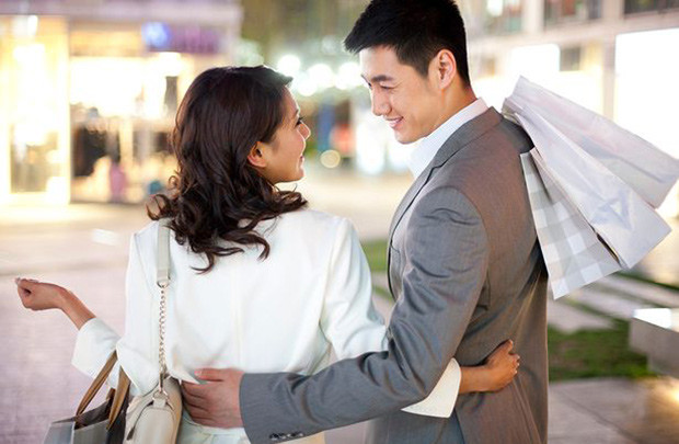 Giá của dịch vụ này dao động từ 500 Nhân dân tệ (82 USD) - 8.000 Nhân dân tệ (1.321 USD) mỗi ngày.