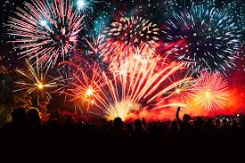 Theo quan niệm của người châu Á, ánh sáng và tiếng động là những thứ có thể xua đuổi tà ma và những điều xấu xa. Vì vậy, vào thời khắc Giao thừa, pháo hoa thường được bắn để cầu mong một năm mới bình an và hạnh phúc.