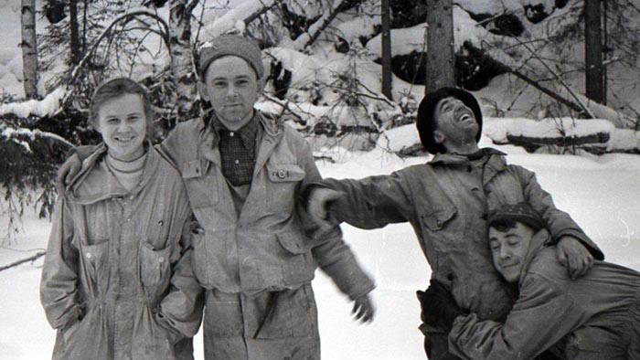 Những người ngoài hành tinh đã tấn công nhóm leo núi khiến các nạn nhân chạy trốn theo những hướng khác nhau.