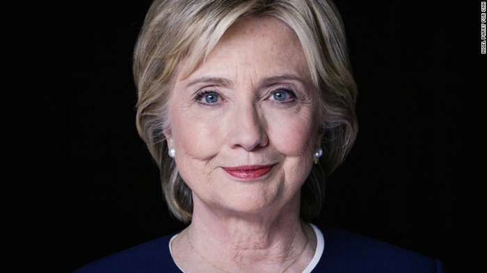 Sinh ngày 26/10/1947, Hillary Clinton là Đệ nhất phu nhân Mỹ tuổi Hợi nổi tiếng thế giới. Bà nổi tiếng với tính cách mạnh mẽ, quyết đoán trên chính trường và để lại nhiều dấu ấn quan trọng.