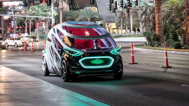 Xe có chiều dài 5,14m, khoang hành lý thể tích 353 L, không gian chứa hàng dài 3,6 m. Không gian của xe được tối đa hóa nhờ việc không có buồng lái.