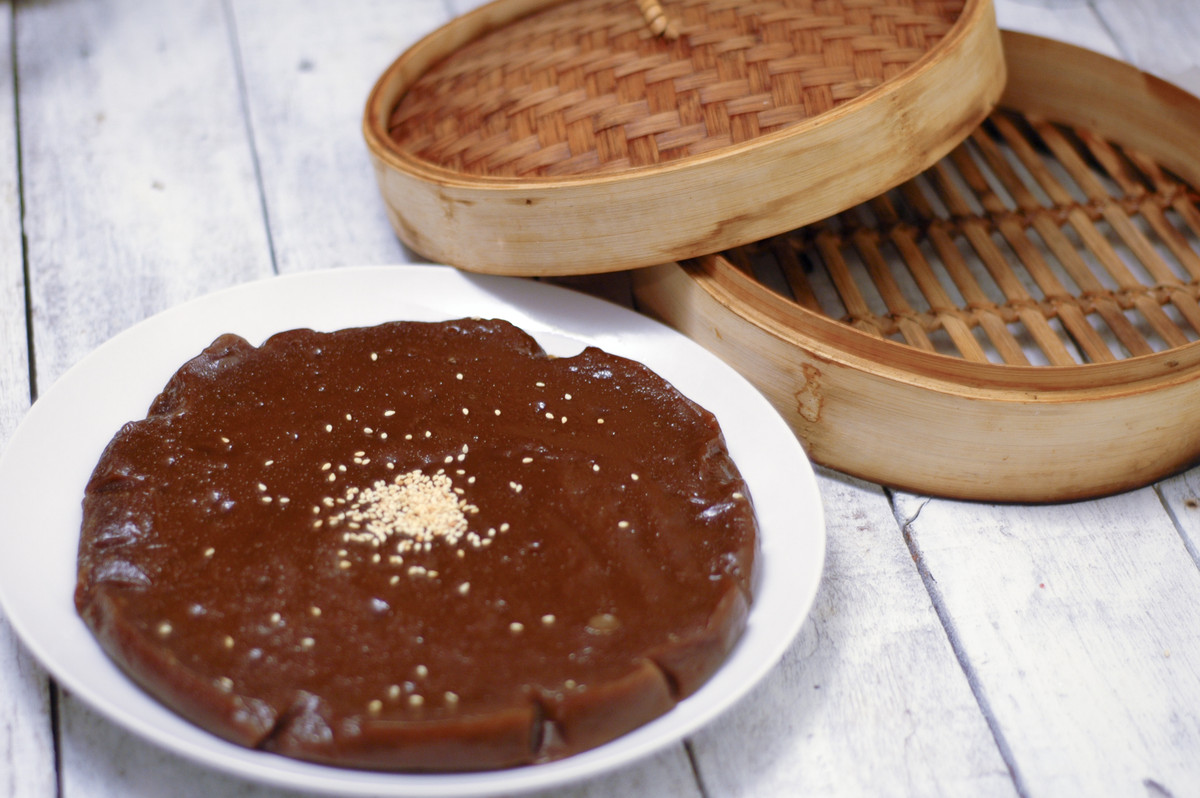 Phiên âm Nian Gao của món bánh đặc biệt này còn có ý nghĩa chỉ sự thịnh vượng, tiến bộ và luôn đi lên. Đây chính là ước muốn của người dân Trung Quốc trong năm mới.