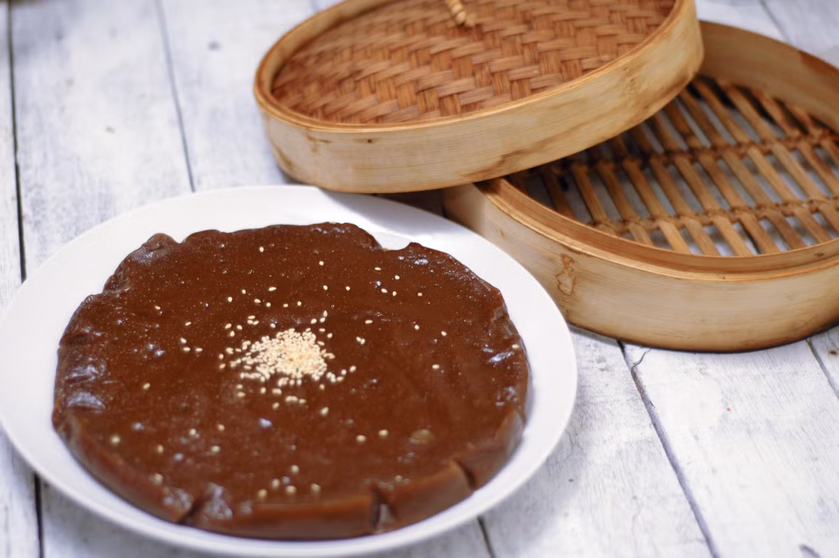 Phiên âm Nian Gao của món bánh đặc biệt này còn có ý nghĩa chỉ sự thịnh vượng, tiến bộ và luôn đi lên. Đây chính là ước muốn của người dân Trung Quốc trong năm mới.