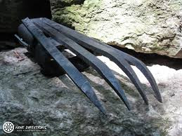 Vũ khí nguy hiểm này được Ninja Nhật Bản sử dụng trong tấn công cũng như phòng thủ.