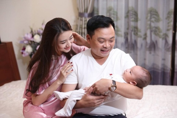 Cuoc song chang ai ngo cua Thu Ngan hau lay chong dai gia-Hinh-2