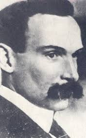 Trước khi mất tích, triệu phú Small có hành động khó hiểu là vội vã bán toàn bộ tài sản của mình và thu về số tiền hơn 1 triệu USD. Tuy nhiên, ngay sau khi bán số tài sản sở hữu, triệu phú Small mất tích trong khi số tiền "khủng" trên còn nguyên vẹn.